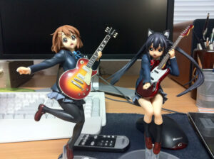 알터 피규어 케이온 시리즈 – 아즈사, 그외 만화책