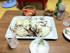 요즘 밥을 자주 얻어먹음 – 오늘은 게찜.