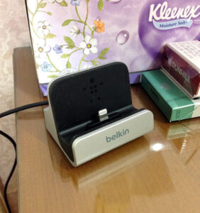벨킨 아이폰5 충전거치대
