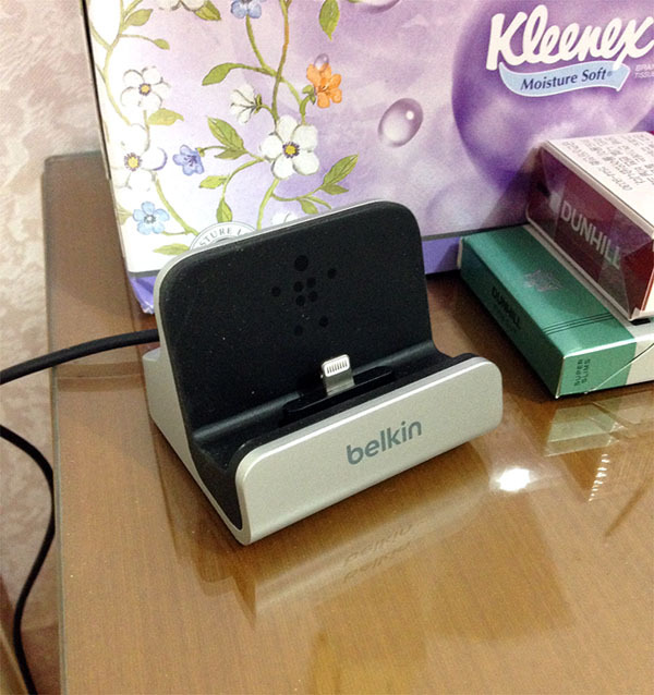 벨킨 아이폰5 충전거치대