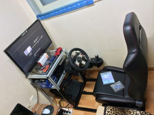 동생네 레이싱휠 거치대