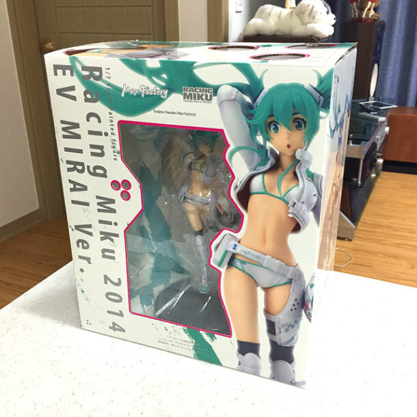 공갈박스의 맥스팩토리 1/7 레이싱 미쿠 2014 EV 미라이 ver.