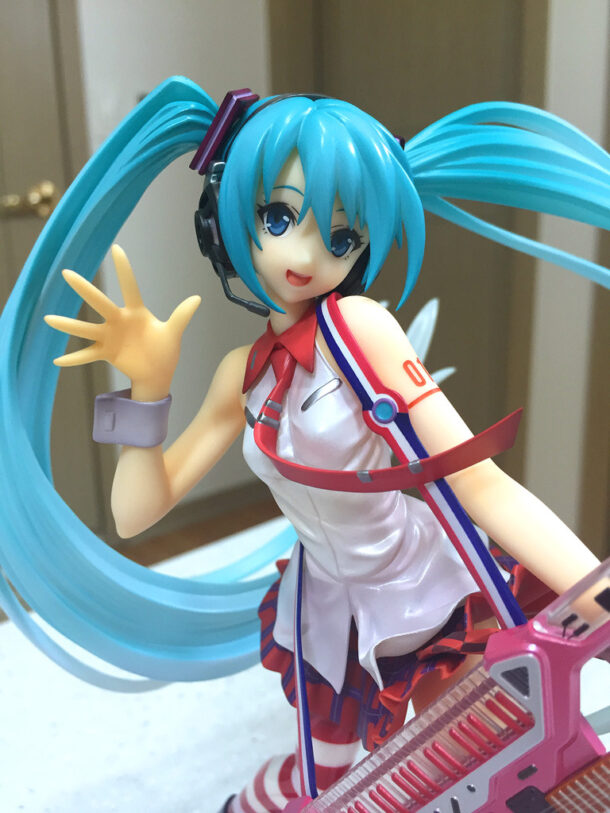 사다모토 요시유키 – 굿스마일 1/8 하츠네 미쿠 그레이티스트 아이돌 ver.