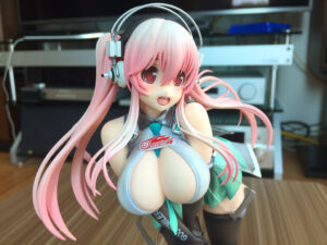 맥스팩토리의 1/7 슈퍼 소니코 피규어 – 레이싱걸 ver.