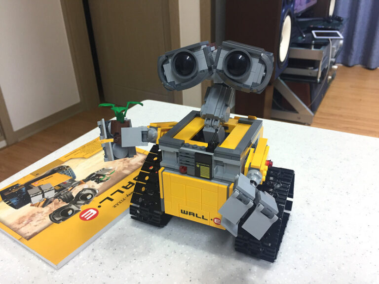 월-E 레고 조립