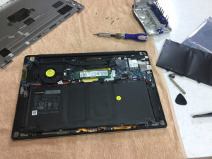 델 XPS13 배터리 스웰링 – 자가교체