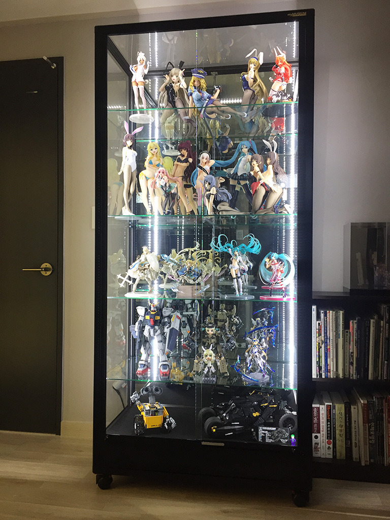 피규어 장식장 추가 – 마이뮤지엄 3002