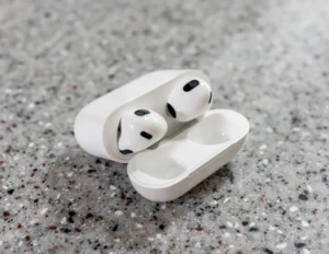 애플 에어팟 3세대 – 매우 뛰어난 오픈형 무선 이어폰