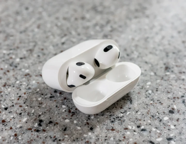 애플 에어팟 3세대 – 매우 뛰어난 오픈형 무선 이어폰