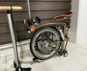 브롬톤 핸들바 순정화 작업, 그립 교체