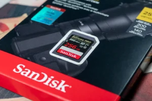 카메라 메모리 확장 + 델 모니터 KVM (USB4 케이블)