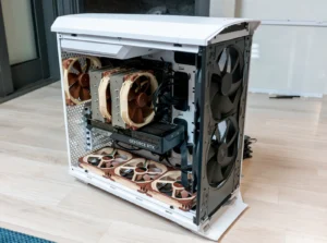 데스크톱 업그레이드 – RTX 5070Ti SFF, 녹투아 NF-A14x25 G2 PWM